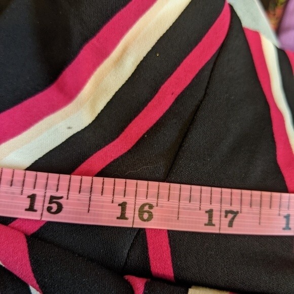 Torrid vertical stripes 100% rayon shorts w/ zipper, clasp, & tie belt NWT - 20 - Picture 10 of 11